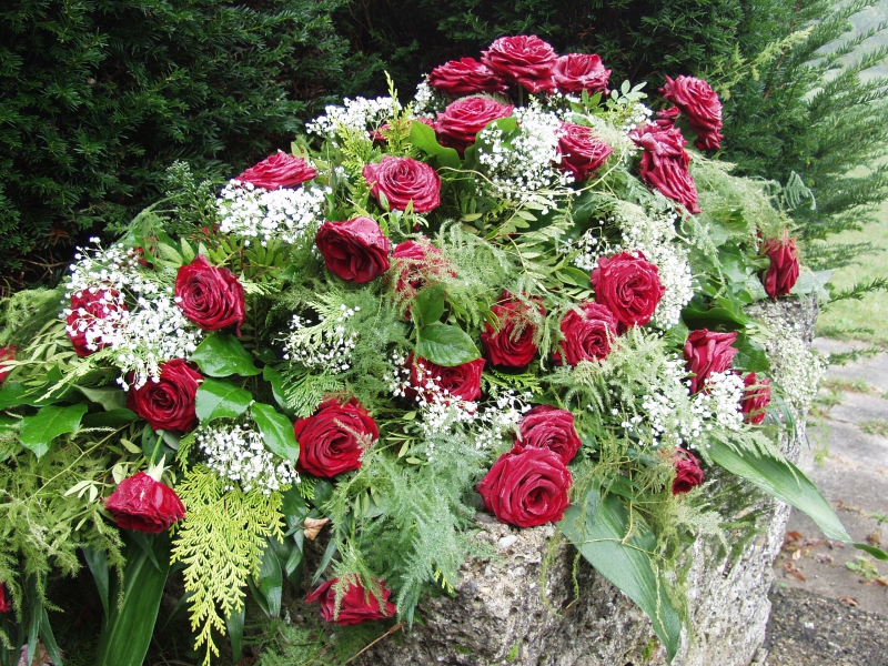 funeraire-MONTMEYAN-min_roses-61203